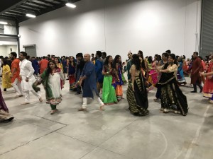 Gujarati Cultural Assocn Garba-Dandia Dance 2017-09-23 (18)